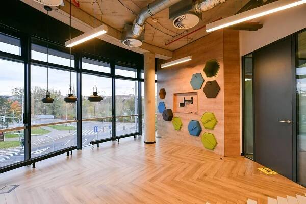 U Garáží, Holešovice - Praha 7 | Pronájem, Administrativní budova, 4 149 m²