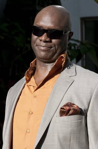 Status: Nežádoucí - Těžké časy - Z filmu - Robert Wisdom
