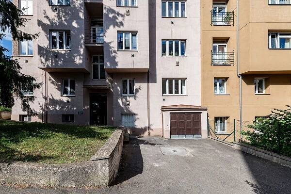 Prodej bytu 2+kk 42 m², Nad Kajetánkou, Praha, Praha