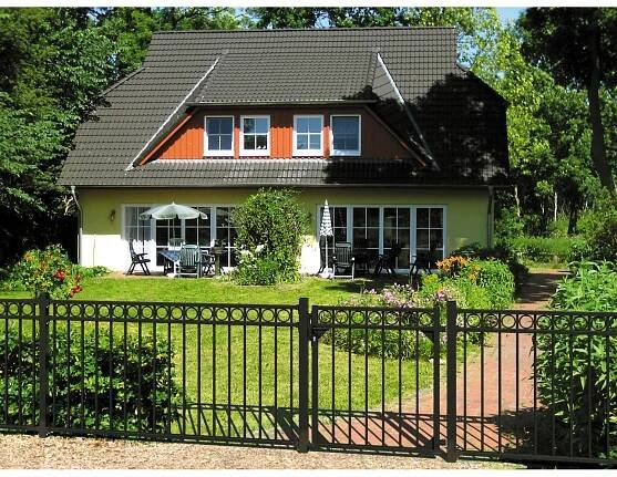 Plotový sloupek pro dvoukřídlou branku 160 cm x 89 mm x 89 mm černý nakoupit u OBI