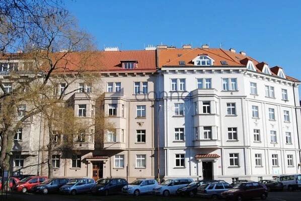 Pronájem luxusního mezonetového bytu 4+kk/T, 200m2, Praha 6 - Bubeneč, ul. Puškinovo náměstí