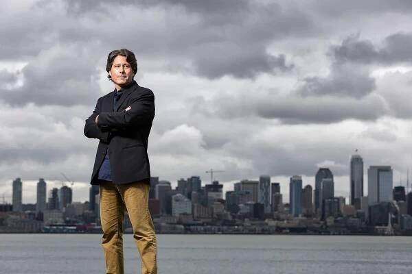 Author Photos | Robert Dugoni
