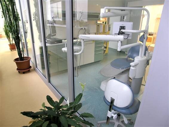 Stomatologická klinika FNHK - přístavba a modernizace kontaktu s pacienty - Atelier H1