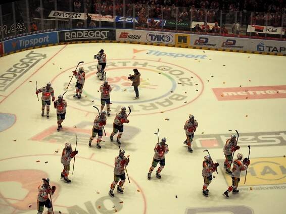 Pardubice vyrážejí na hradeckou část čtvrtfinále. S dvoubodovým větrem v zádech