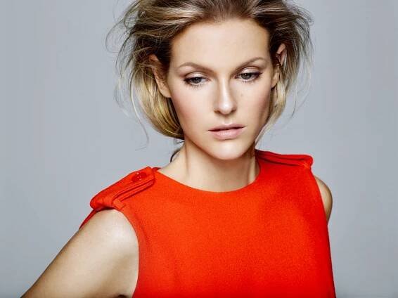 About Chelsey Crisp – Chelsey Crisp