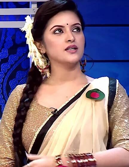 Hot Screen Caps – IndianGalz