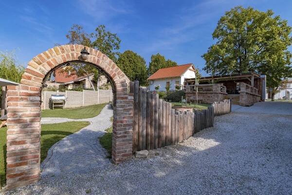 Ubytování Drnholec, La Bobul Apartments - Jižní Morava penzion, 13112