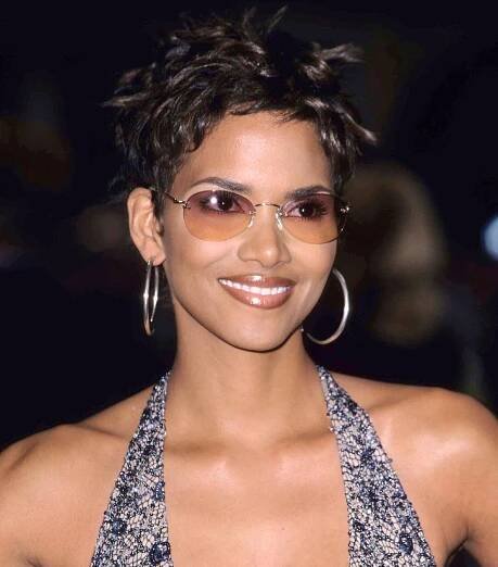 halle-berry-skincare-routine-290230-1605916660873-main