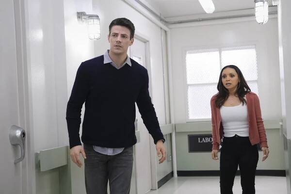 Flash - Masquerade - Z filmu - Grant Gustin, Danielle Nicolet
