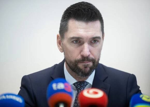 Minister Takáč žiada farmárov, aby nepodceňovali nákazu slintačky a krívačky