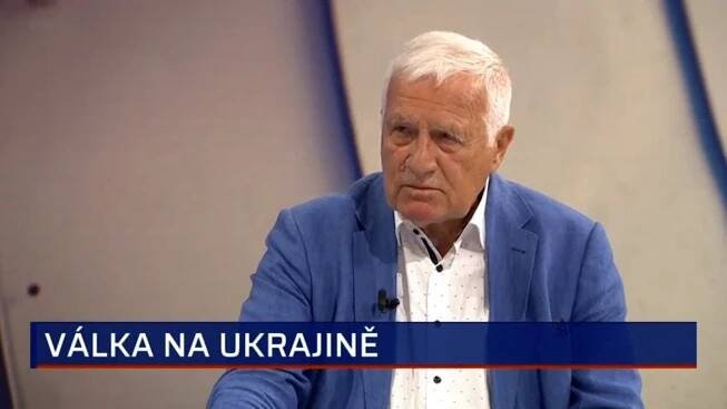 Totálně zaprodaná Pekarová, kritizoval Klaus tričko. Zoufalý křik, reagovala