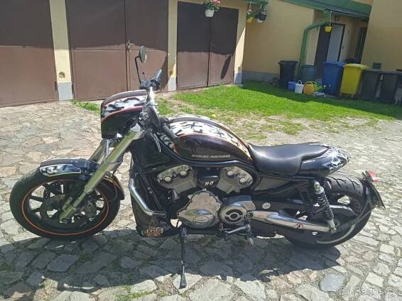 Harley Davidson v rod - Jihlava