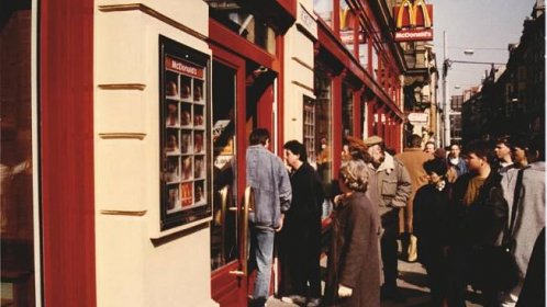 Retro okénko: Jak vypadal McDonald’s před 30 lety a kolik stál Big Mac v roce 1992
