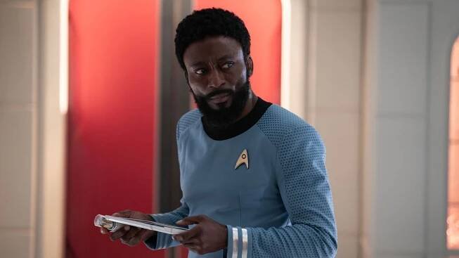 Babs Olusanmokun as Dr. M&Atilde;&shy;Benga in season 3 , Episode 5 of Strange New Worlds streaming on Paramount+. Photo Credit: Marni GrossmanParamount+