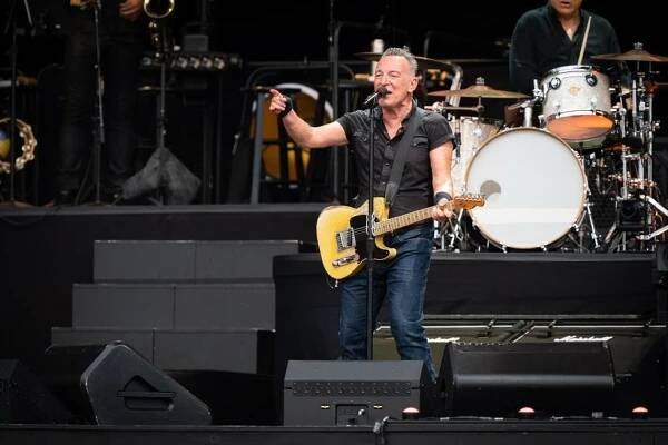 Strach o Bruce Springsteena: Fanoušky nechal 7 hodin na sluníčku, pak zrušil koncert!