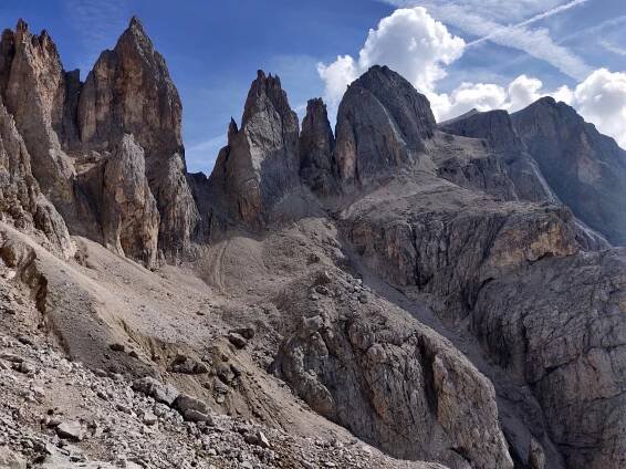 Essentials for Alta Via 2: A 9-Day Hike Guide In Italian Dolomites – Generalist Lab