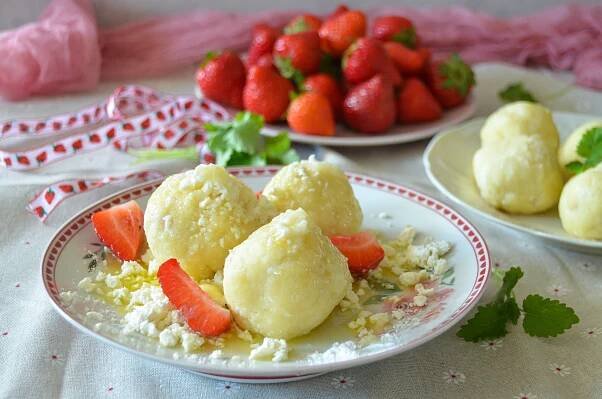 Ovocné knedlíky: Z 5 surovin za 20 minut i složitější verze. Radí foodblogerky