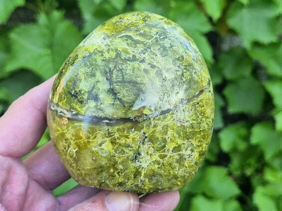 Zelený opál freeform z Madagaskaru 412g - naturshop.cz