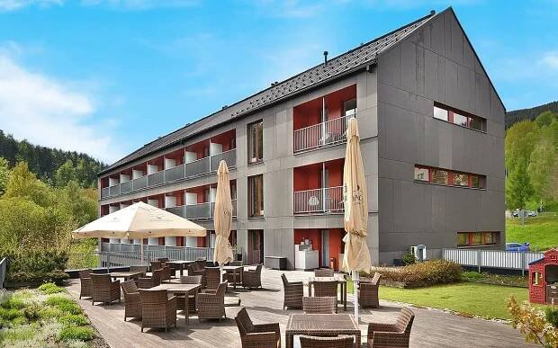 Janské Lázně: hotel u lanovky, polopenze a wellness