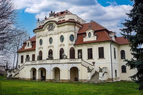 Bečváry – starý zámek – Kolínsko – Cesty a památky