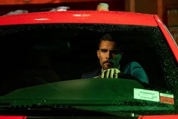 AJ a královna - New York - Z filmu - Josh Segarra