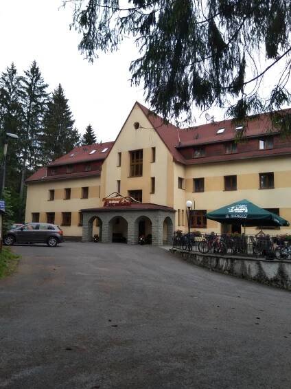 Výlet žáku 7. B a 8. A do hotelu Excelsior v Horní Lomné v Beskydech - Základní škola a mateřská škola