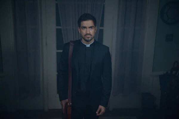 Exorcista - Tam, nebýt milosti Boží, kráčím já - Z filmu - Alfonso Herrera