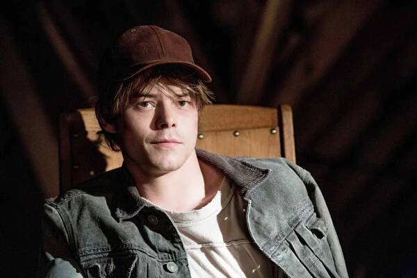 32 Facts About Charlie Heaton