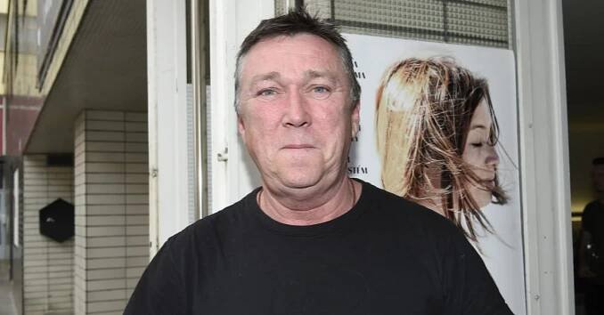 Herec Martin Sitta se dvakrát rozvedl a má čtyři děti. Exmanželky spolu chodí na víno. Syn už hraje
