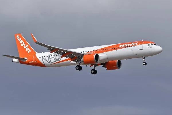 Soubor:Airbus A321-251NX ‘G-UZMA’ easyJet UK (45972599255).jpg