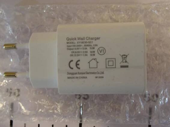 Nabíjecí adapter - undefined