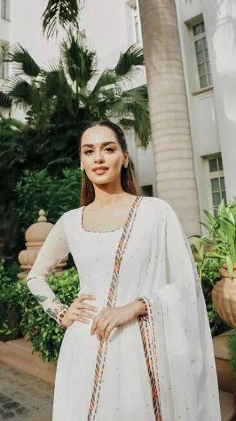 Manushi Chhillar showcases a stunning ethnic collection full of opulence