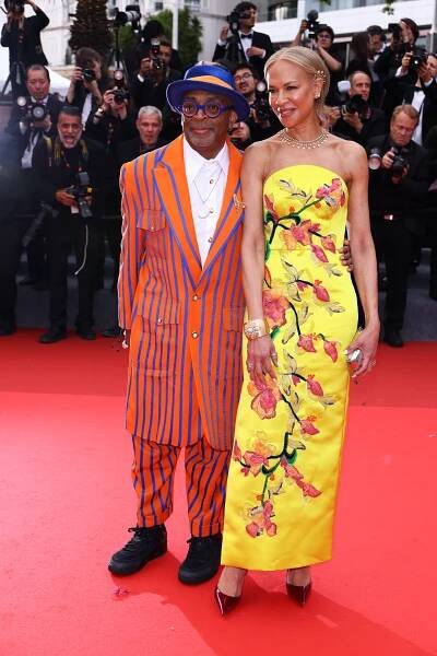 Spike Lee and Tonya Lewis Lee (wearing Amsale)