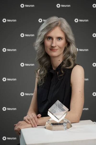Robotí oči i sbližování komunit. Známe laureáty vědeckých Cen Neuron | Forbes
