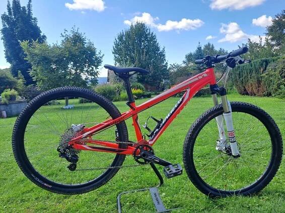 Specialized Hardrock se 26" za 6 000 Kč