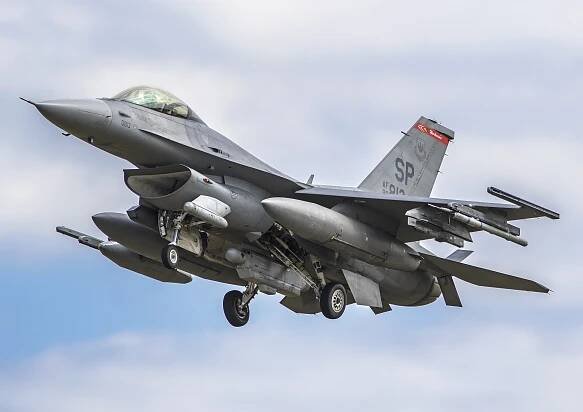 3840x2716 general dynamics f 16 fighting falcon 4k computer hd wallpapers free download