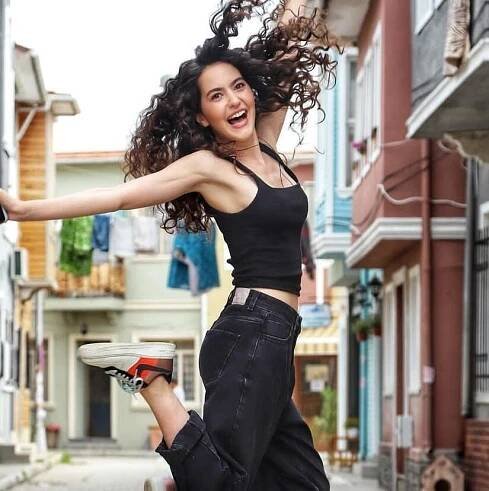 Ezgi Şenler Biography, Dating, Series, Age, Height, Instagram, Boyfriend, | Turkish Drama World
