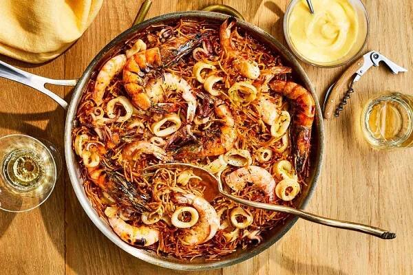 Squid and Shrimp Fideuà with Allioli