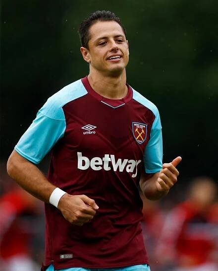 Javier Hernández Cute Smiling Pics