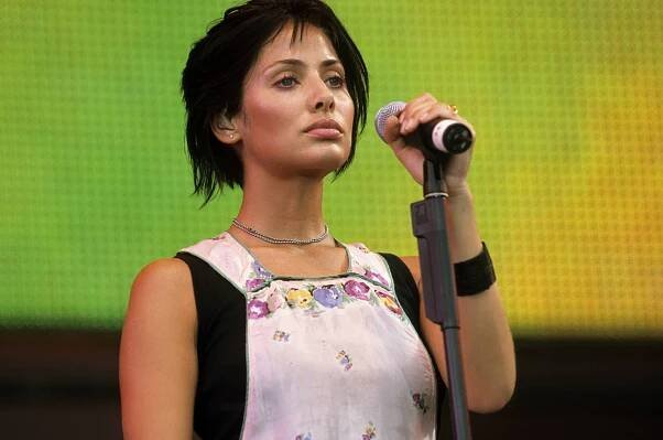 Hvězdy 90. let: Okatá kráska Natalie Imbruglia si prošla pitím i depresemi - Expres FM