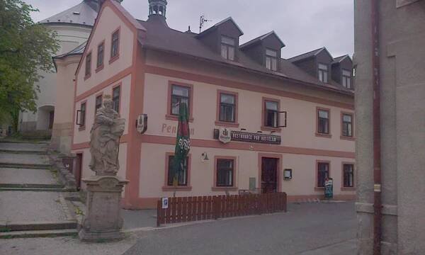 Hospoda Pod Kostelem foto 3