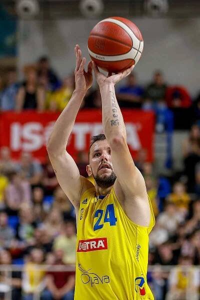 BK Opava - ERA Basketball Nymburk 77:89