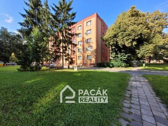 PACÁK REALITY s.r.o. Prodej prostorného a luxusně zrekonstruovaného bytu 2+1 v Přerově, ul. Dvořákova