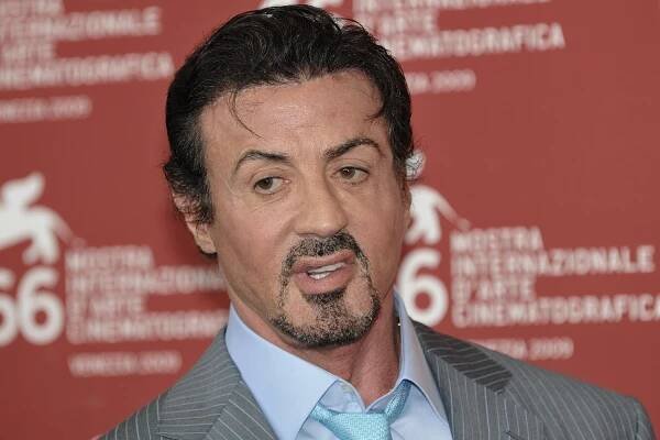Rockyho franšíza bude mít další pokračování. Tentokrát bude vyprávět příběh syna Rockyho ruského oponenta ze čtvrtého dílu Ivana Draga. Film ale vzniká bez pomoci autora původního Rockyho a hlavní hvězdy filmové série Sylvestera Stalloneho.