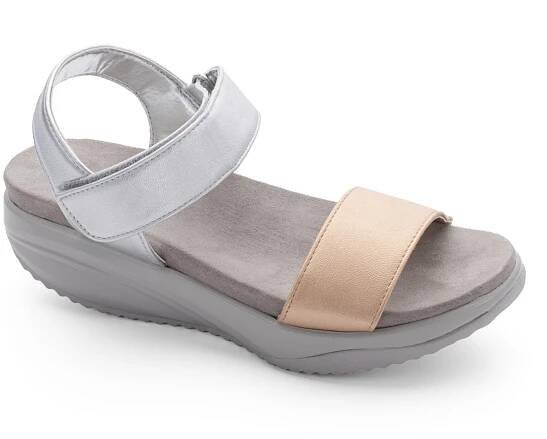 Výherci: poukaz na nákup sandálů Walkmaxx Pure - Instinkt