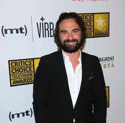 Johnny Galecki's Height, Net Worth and Wife (Details Revealed) % %