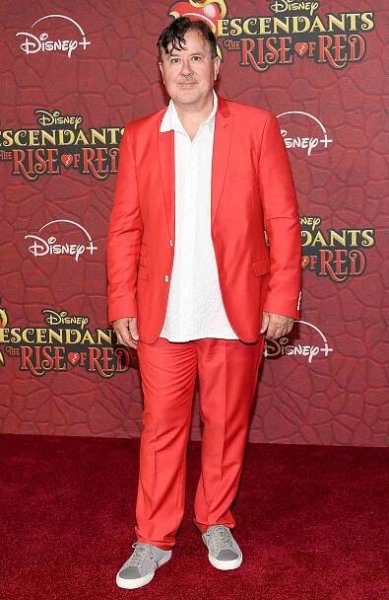 Jeremy Swift attends the premiere of Disney's 