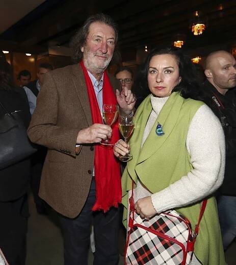 Bolek Polívka na premiéře: Vyvedl manželku a syna Jana. Je to jeho kopie