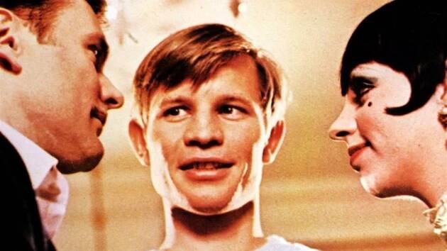 Helmut Griem, Michael York a Liza Minnelliová ve filmu Kabaret (1972)