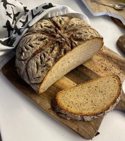 Domácí kváskový chleba podle majitelky Martiny - Atmosféra Bella Rose